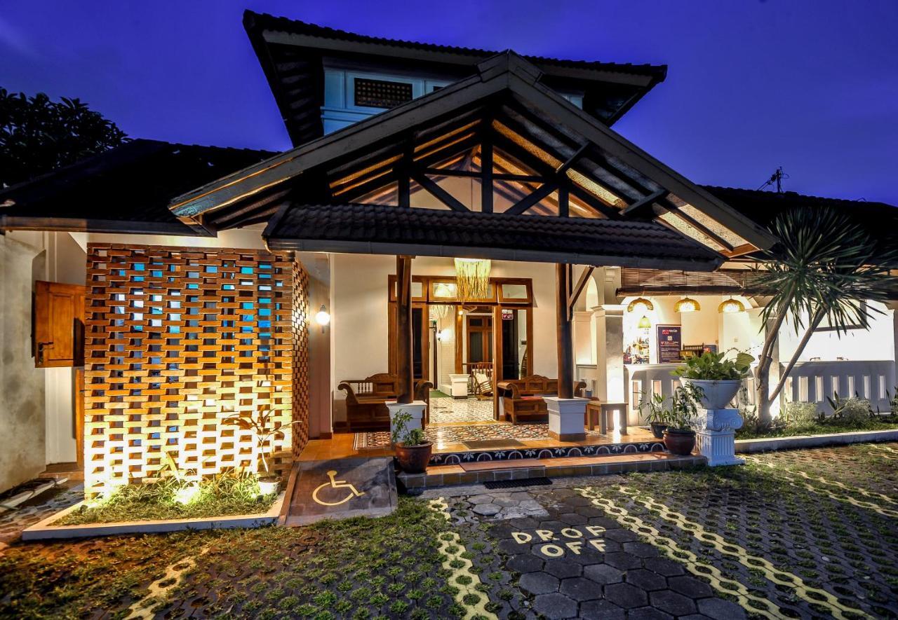Rumah Mertua Heritage Слеман Экстерьер фото